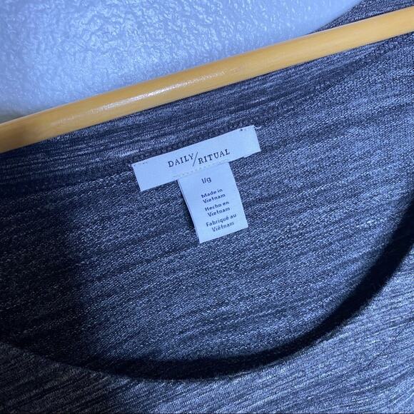 Daily Ritual Gray Long Sleeve Tunic Large - Picture 2 of 11